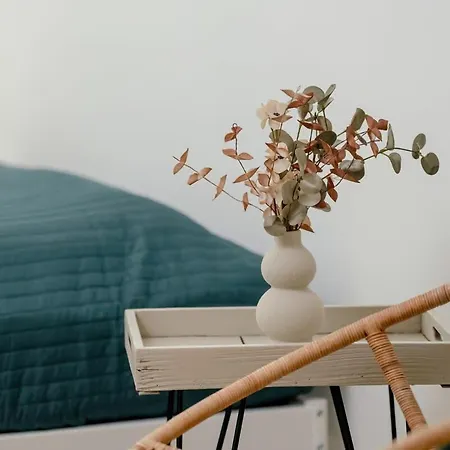 Cozy Sweet Close To Old Town In By Renters Apartment Poznan