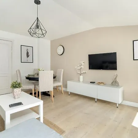 Cozy Sweet Close To Old Town In By Renters Poznan