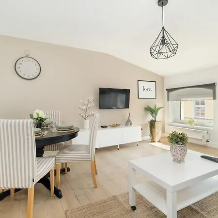 Apartment Cozy Sweet Close To Old Town In By Renters Poznan