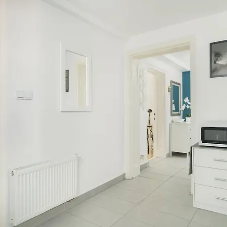 Cozy Sweet Close To Old Town In By Renters * Poznan